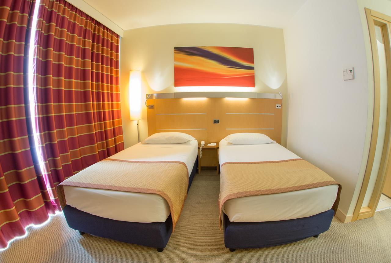 Twin Room,644226921:JPEG