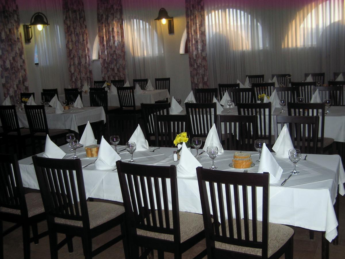 Twin Room with Sea View and Air Condition,646072503:JPEG