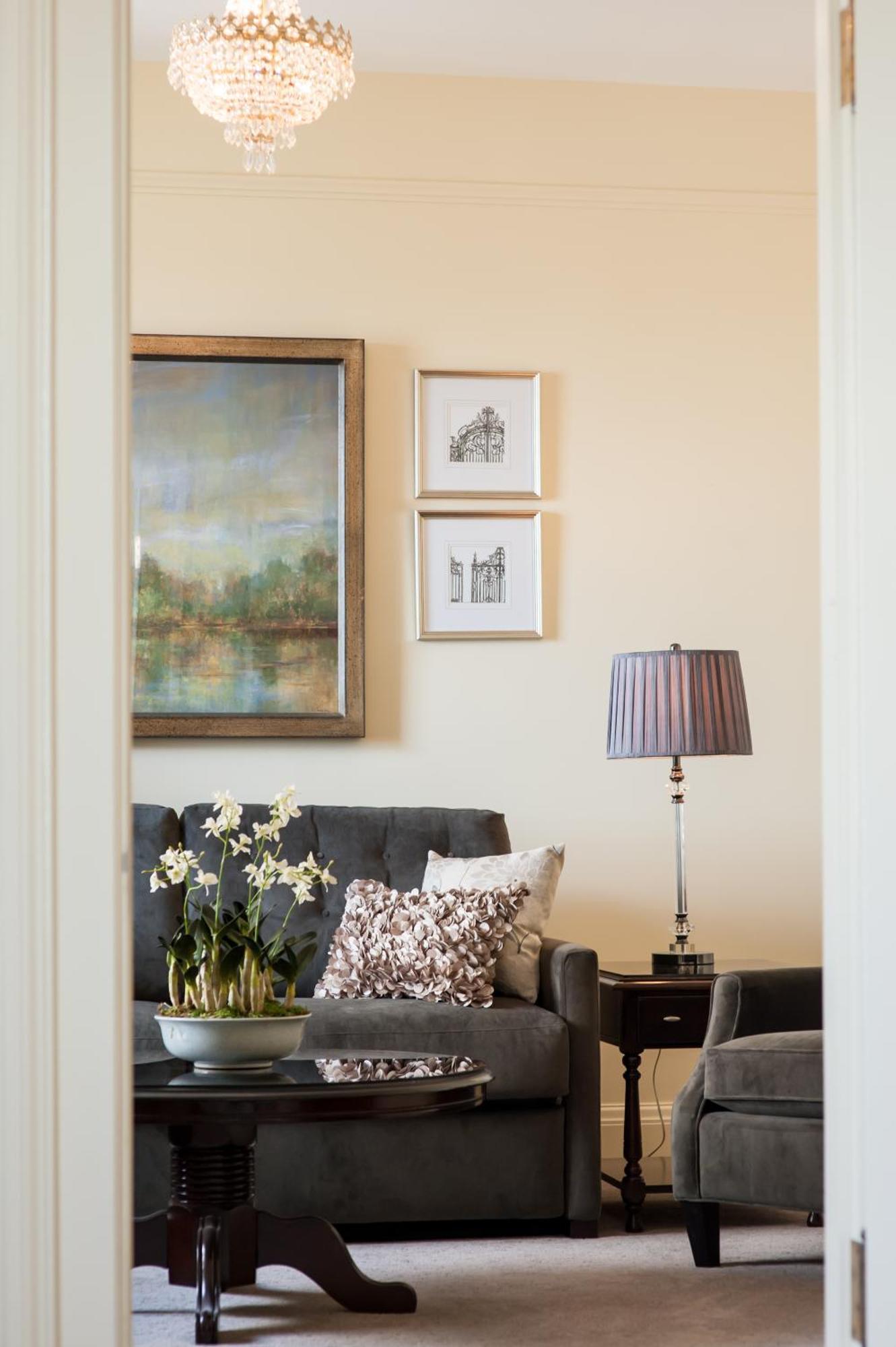 Deluxe King Suite,105913724:JPEG