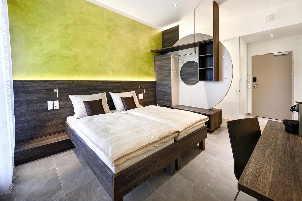 Double Room,648781539:JPEG