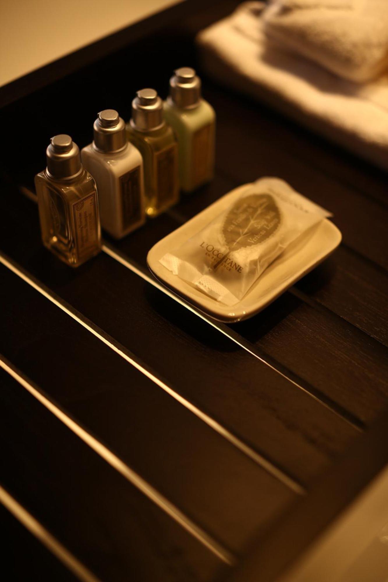 Junior Suite with Pool View,963273610:JPEG