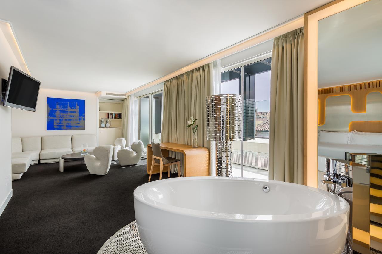 Deluxe Suite,1207596088:JPEG