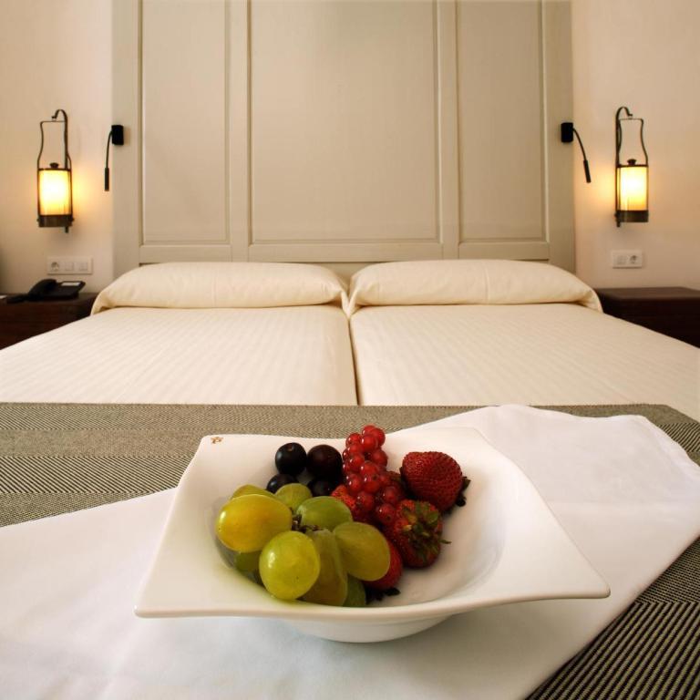 Standard Double Room,65454730:JPEG