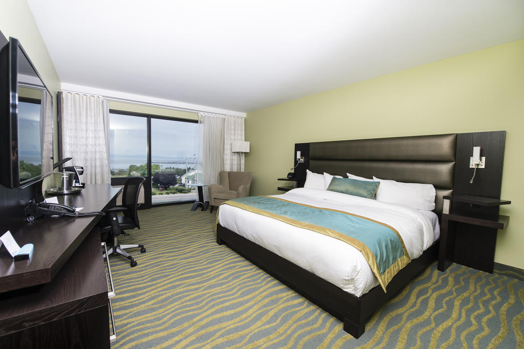 King Room with River View - Disability Access - Non smoking