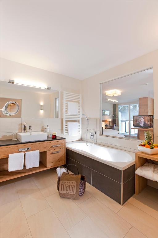 Deluxe Family Room,700033474:JPEG