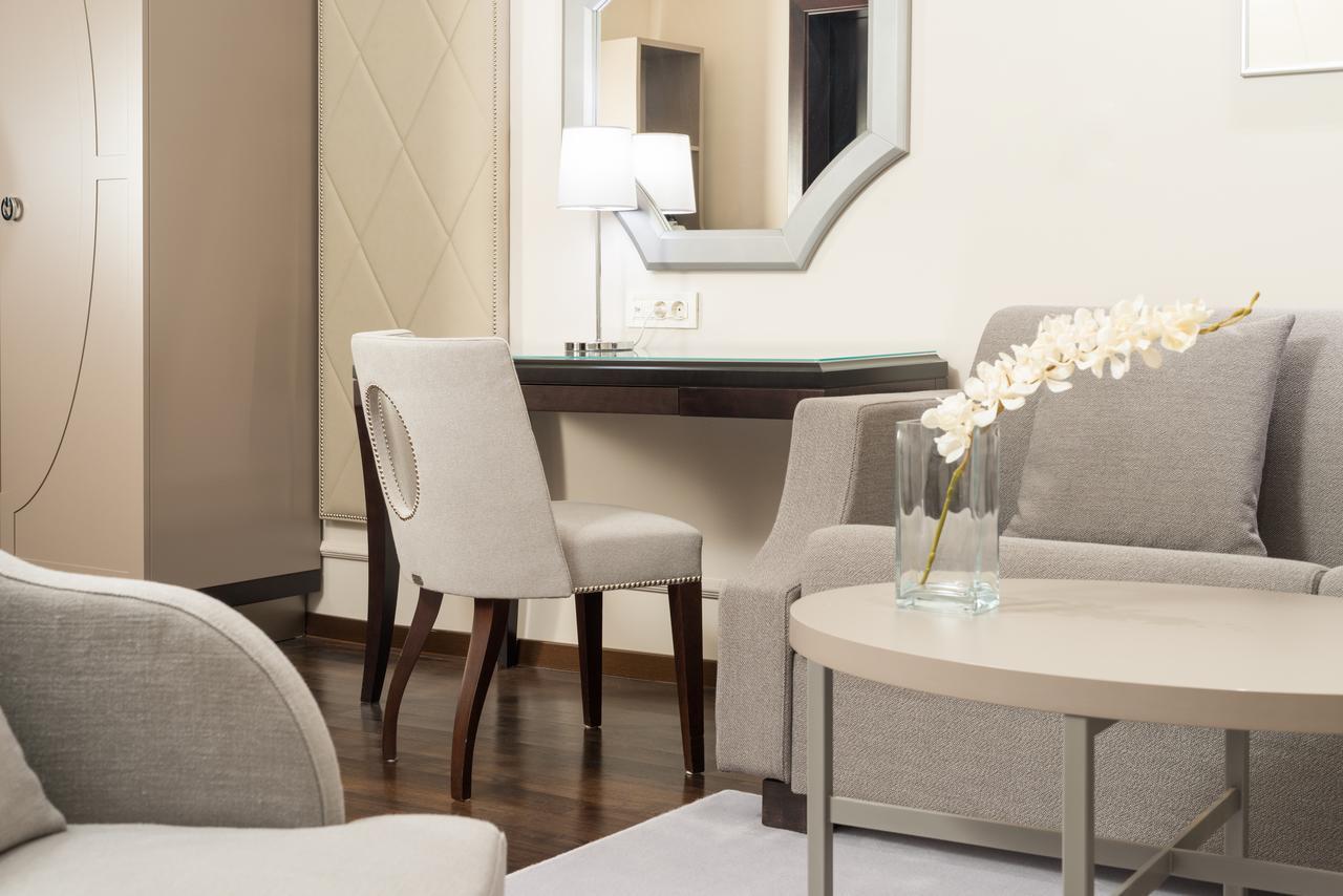 Deluxe Room,661640487:JPEG