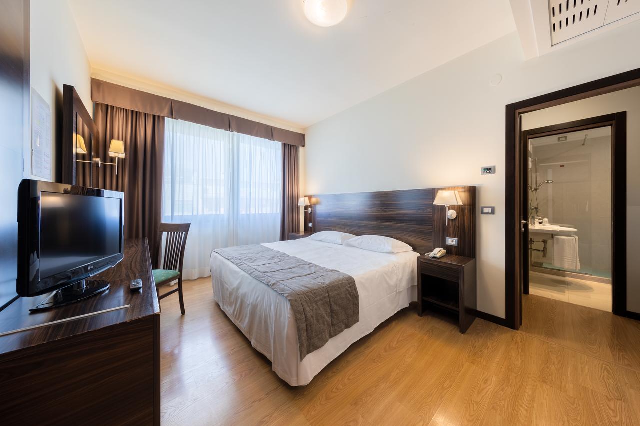 Double or Twin Room,665556744:JPEG
