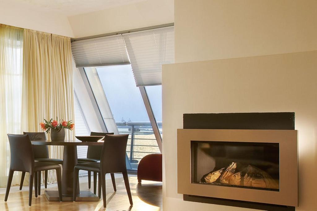 Luxury Suite with Front Sea View,548921805:JPEG