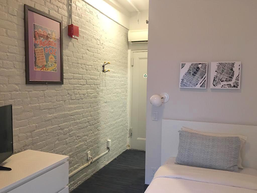 Single Room,682587816:JPEG