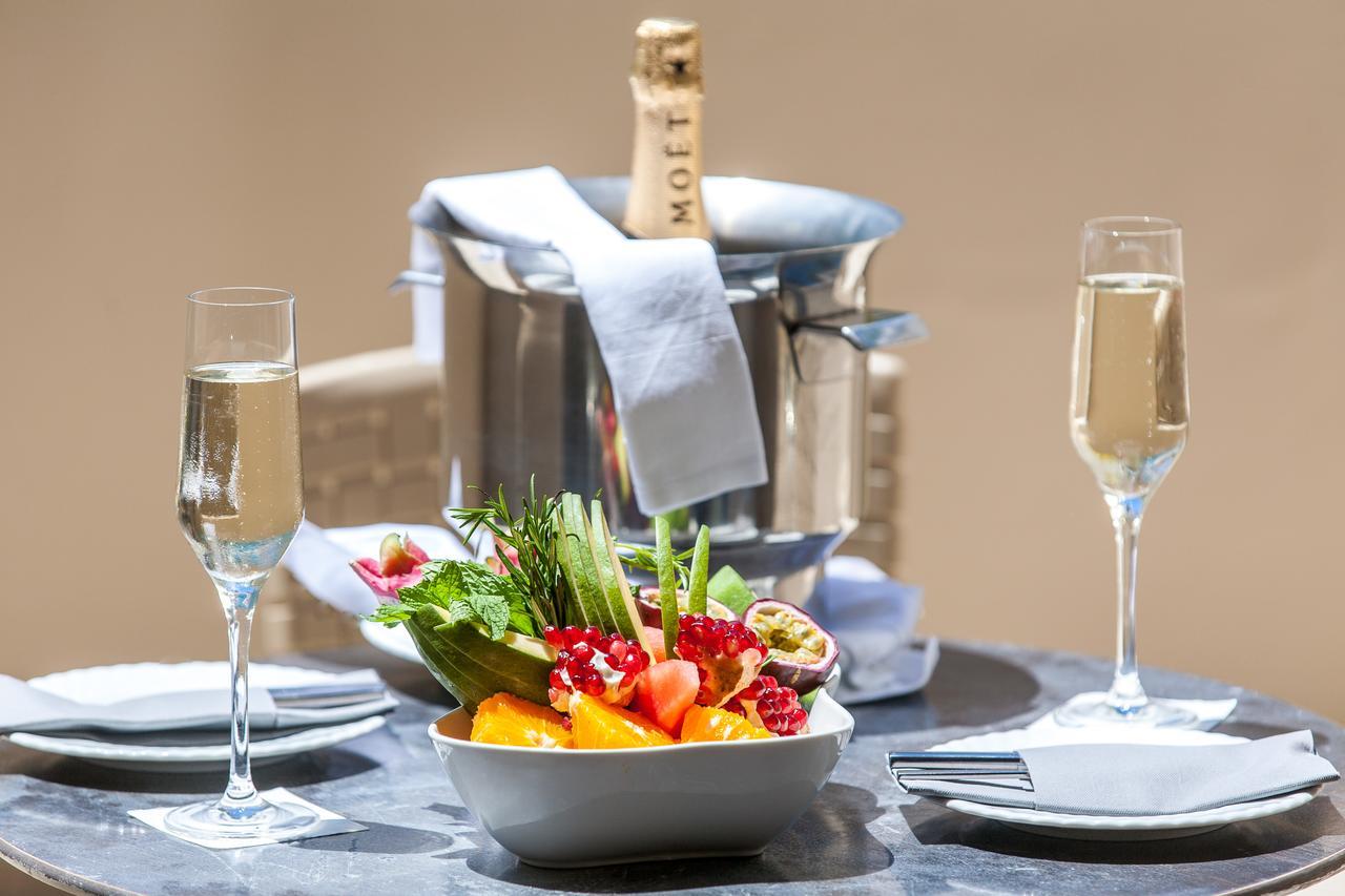 Junior Suite with Private Pool,670477881:JPEG