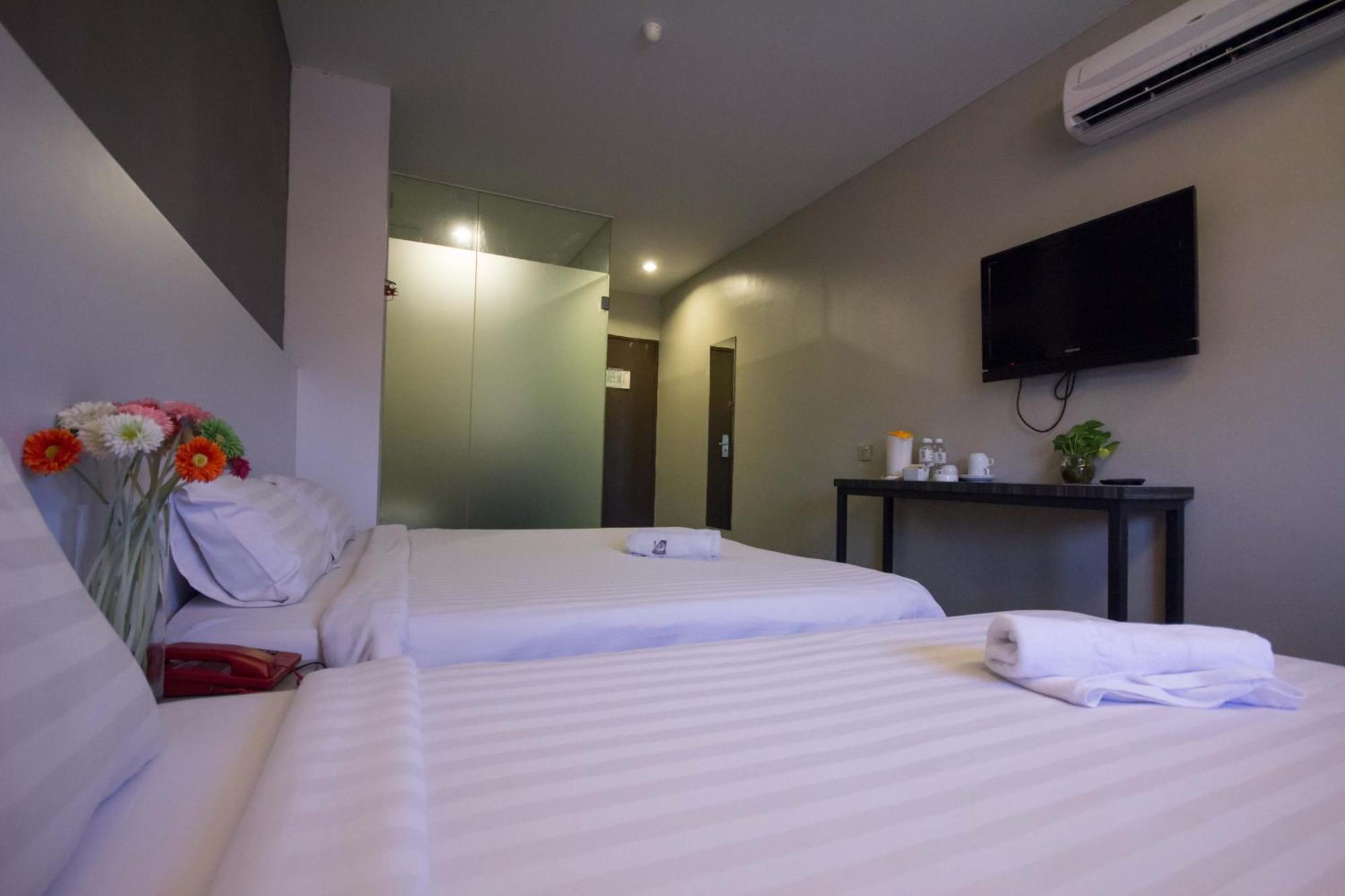 Deluxe Triple Room without Window