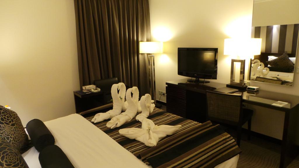 Executive Suite,67604285:JPEG