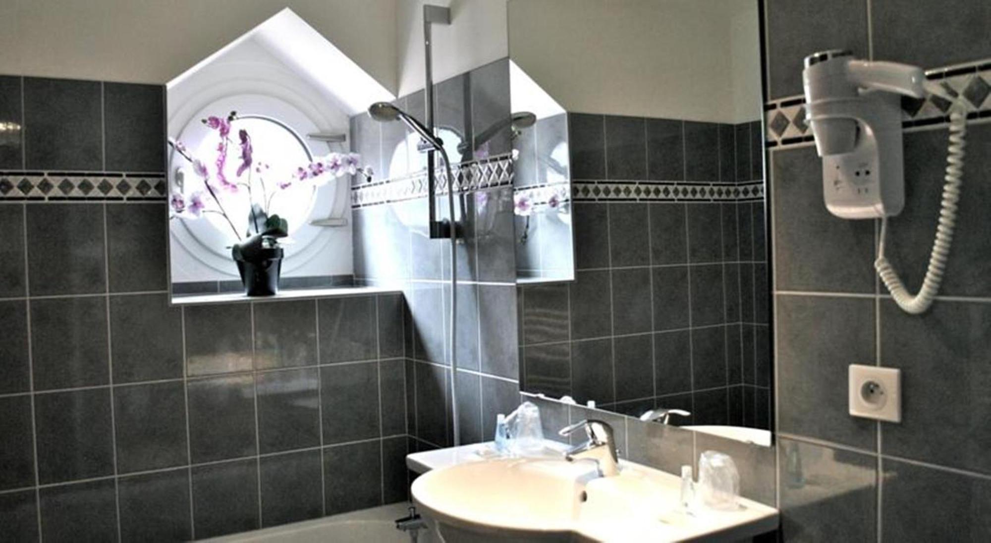 Single Room,1498472941:JPEG