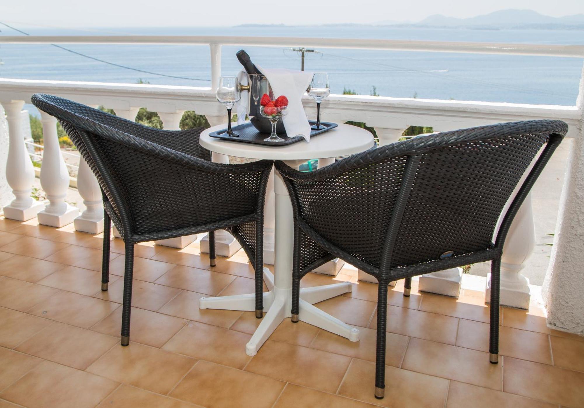 Double or Twin Room Sea View
