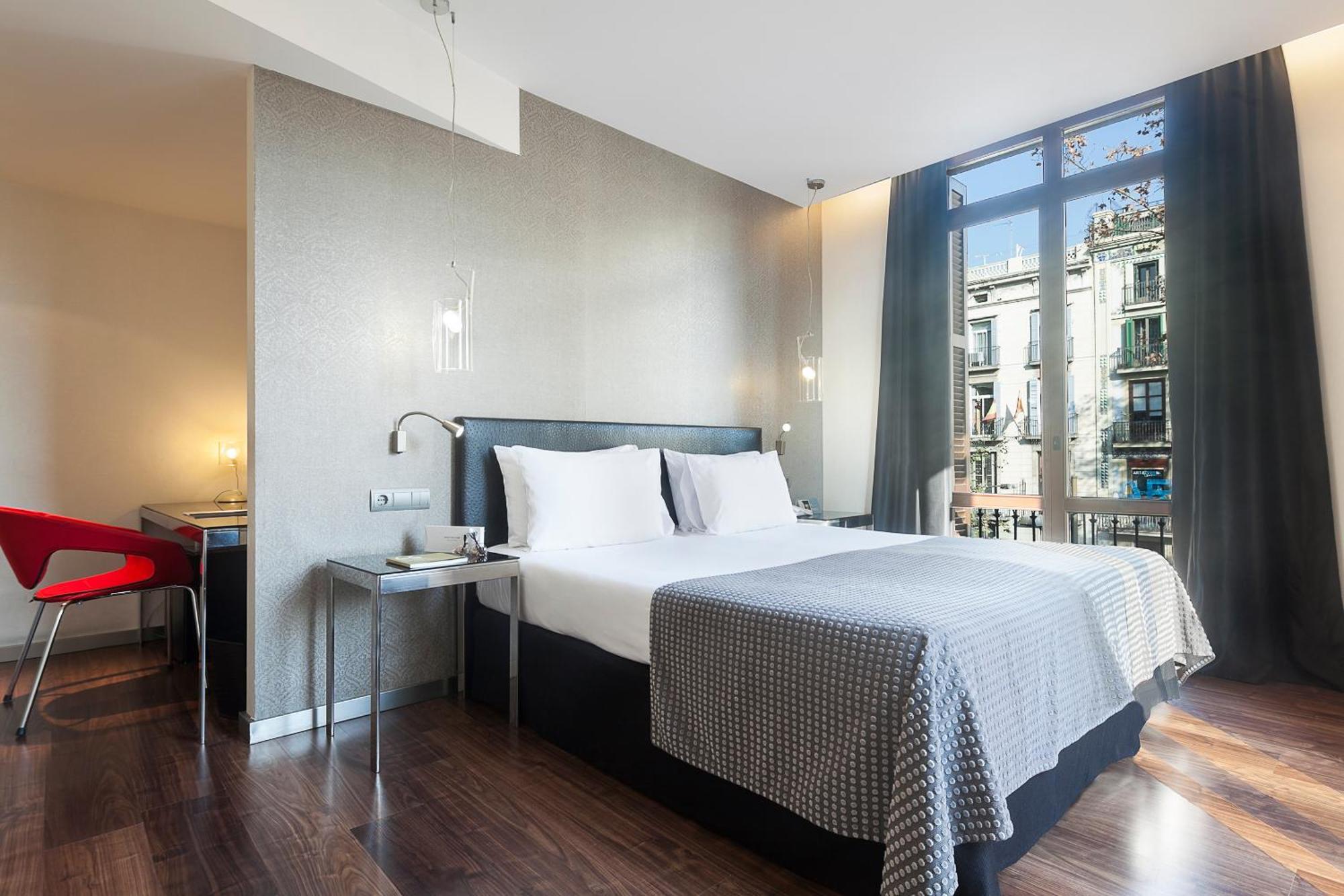 Double or Twin Room with Las Ramblas View