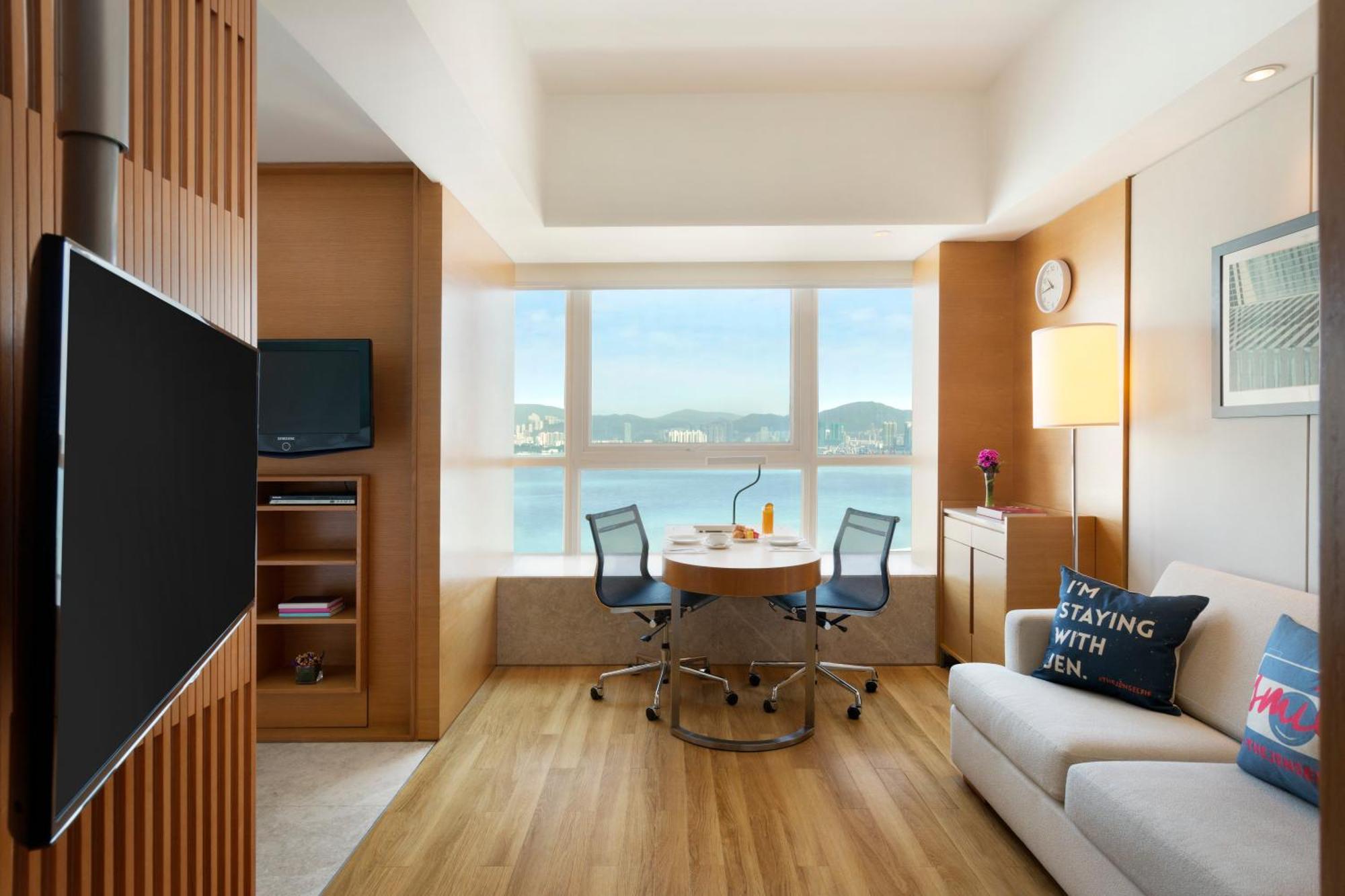 Club Suite,684370800:JPEG