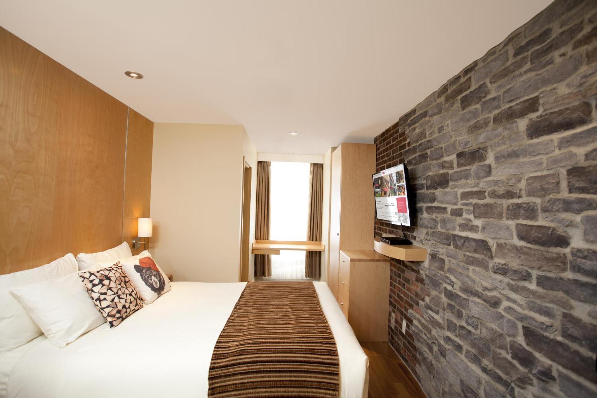 Small Queen Room