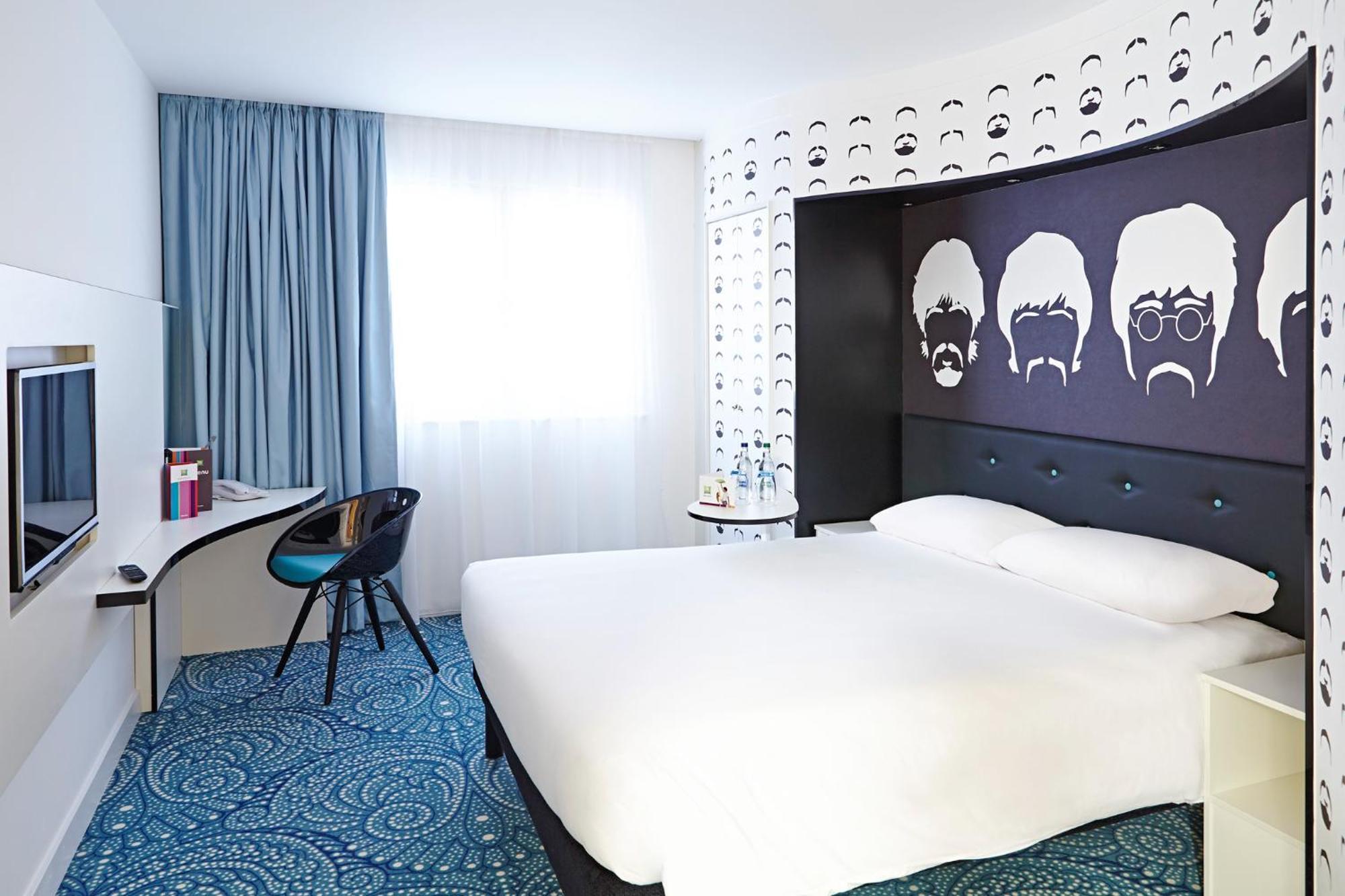 Standard Double Room Mobility Accessible