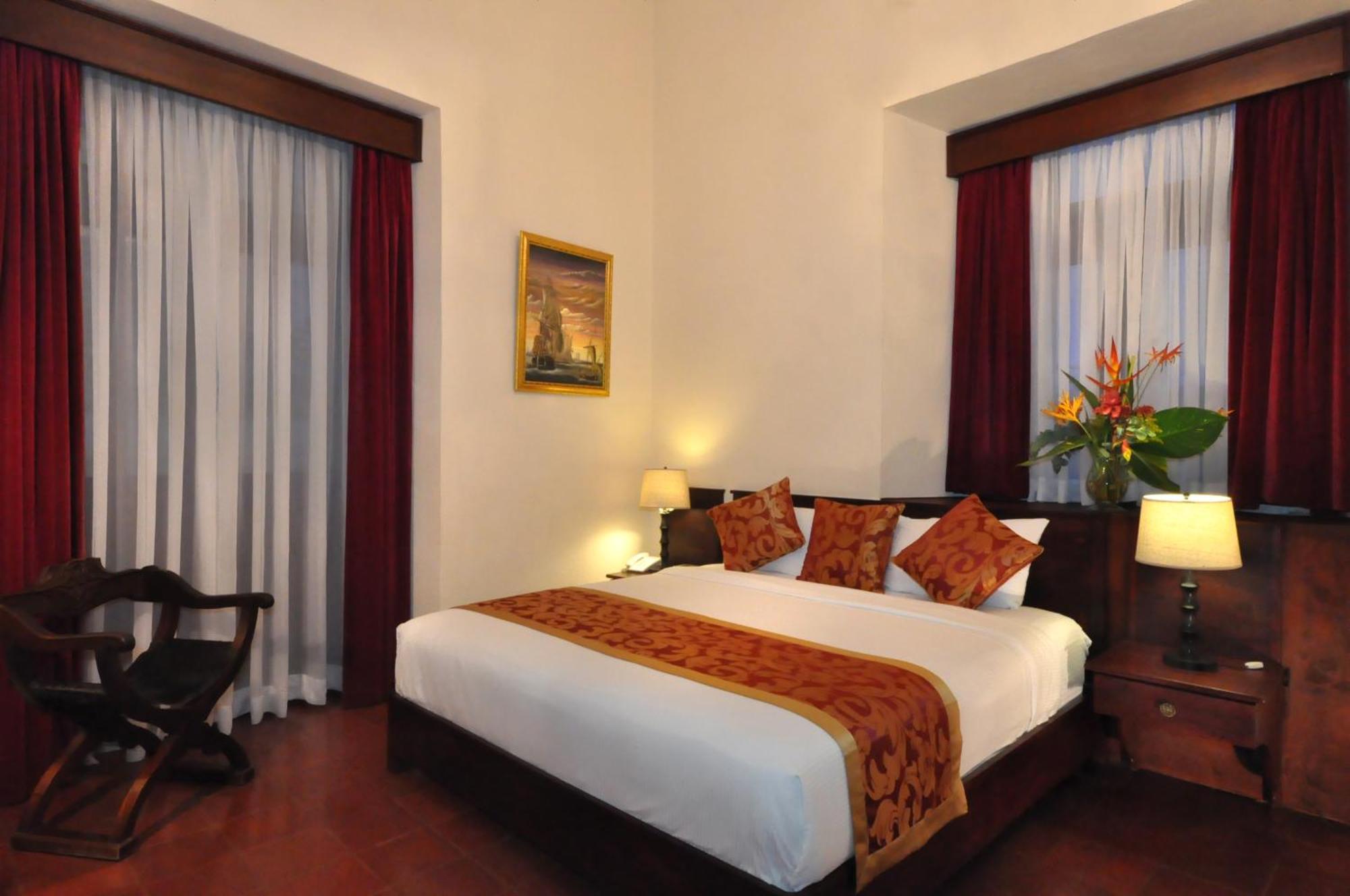 Deluxe King Suite