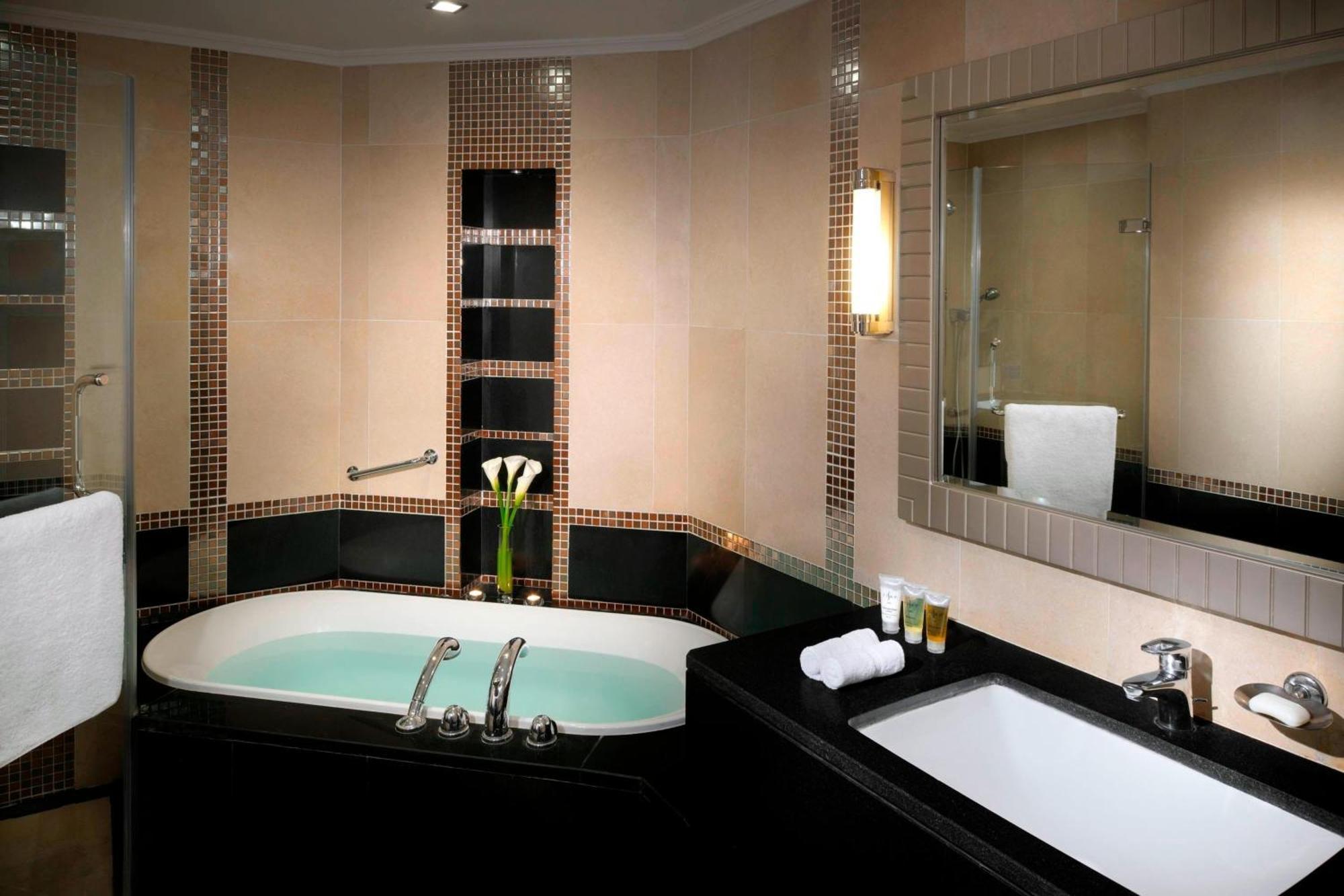 Superior Room, 1 King,1653531396:JPEG