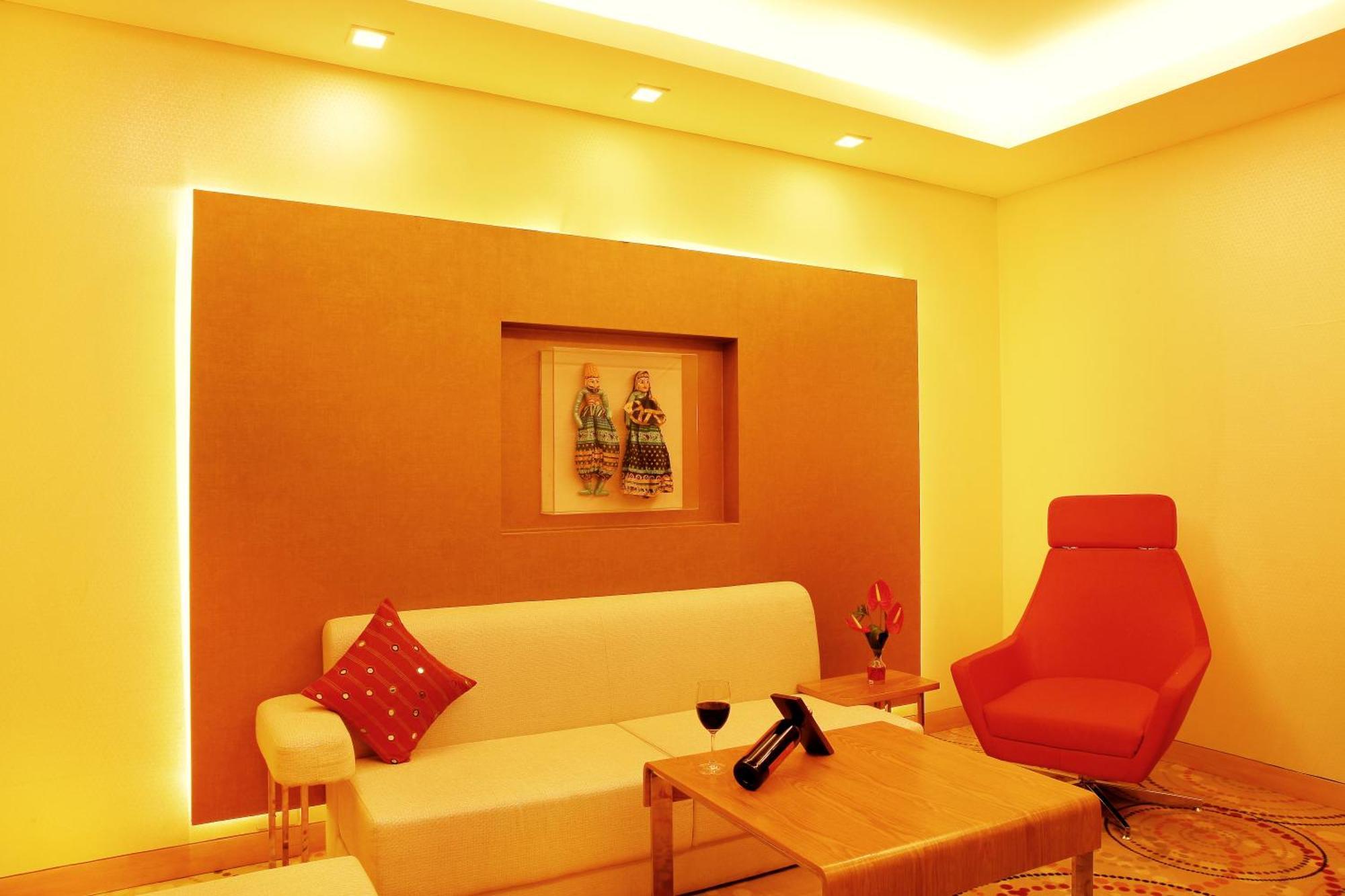 Executive Suite Inclusive of Happy Hours at Club Lounge from 1830 hrs to 2030 hrs on food & soft beverages