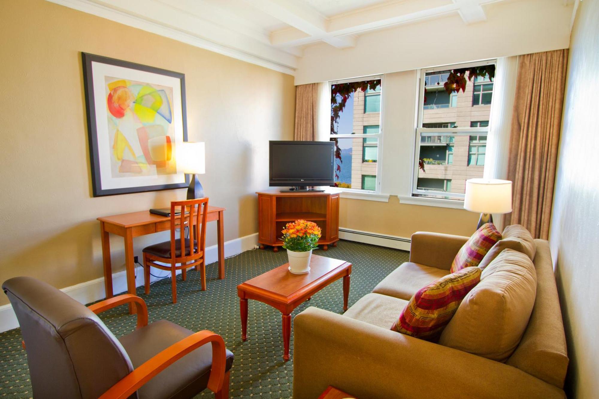 One-Bedroom Suite Kitchen