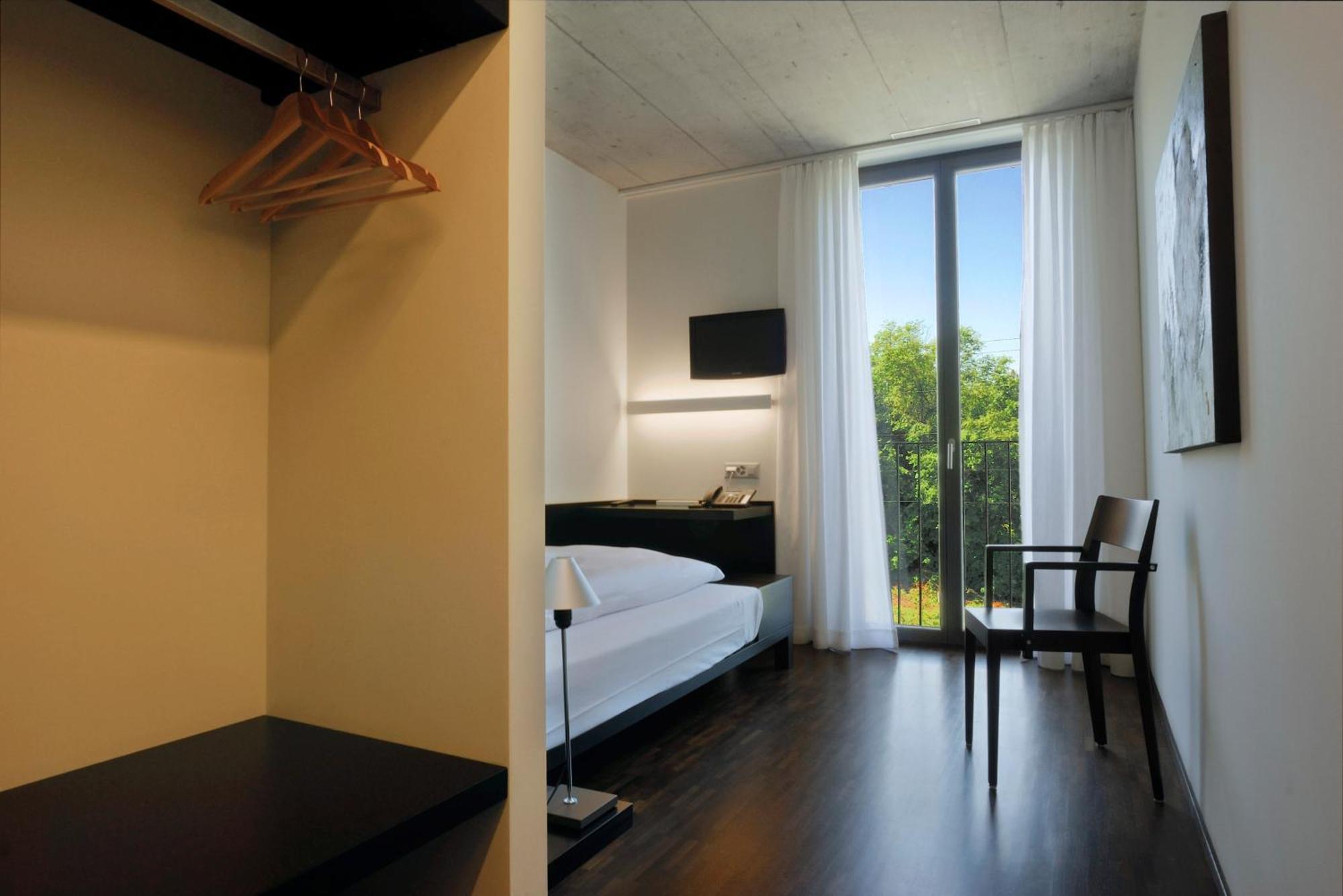 Basic Single Room,974673130:JPEG