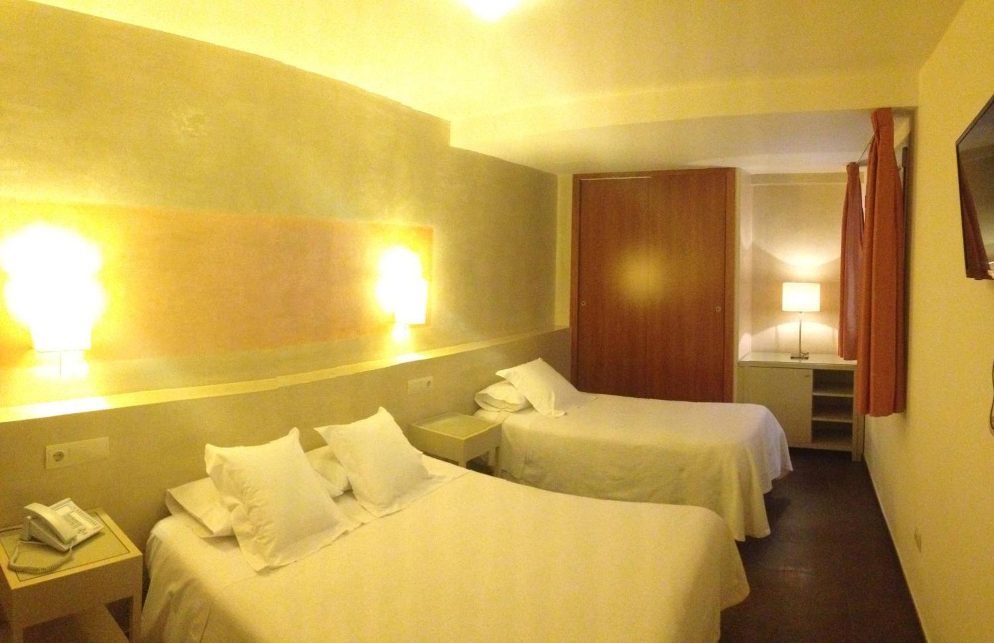 Queen Room with Balcony,1073817010:JPEG
