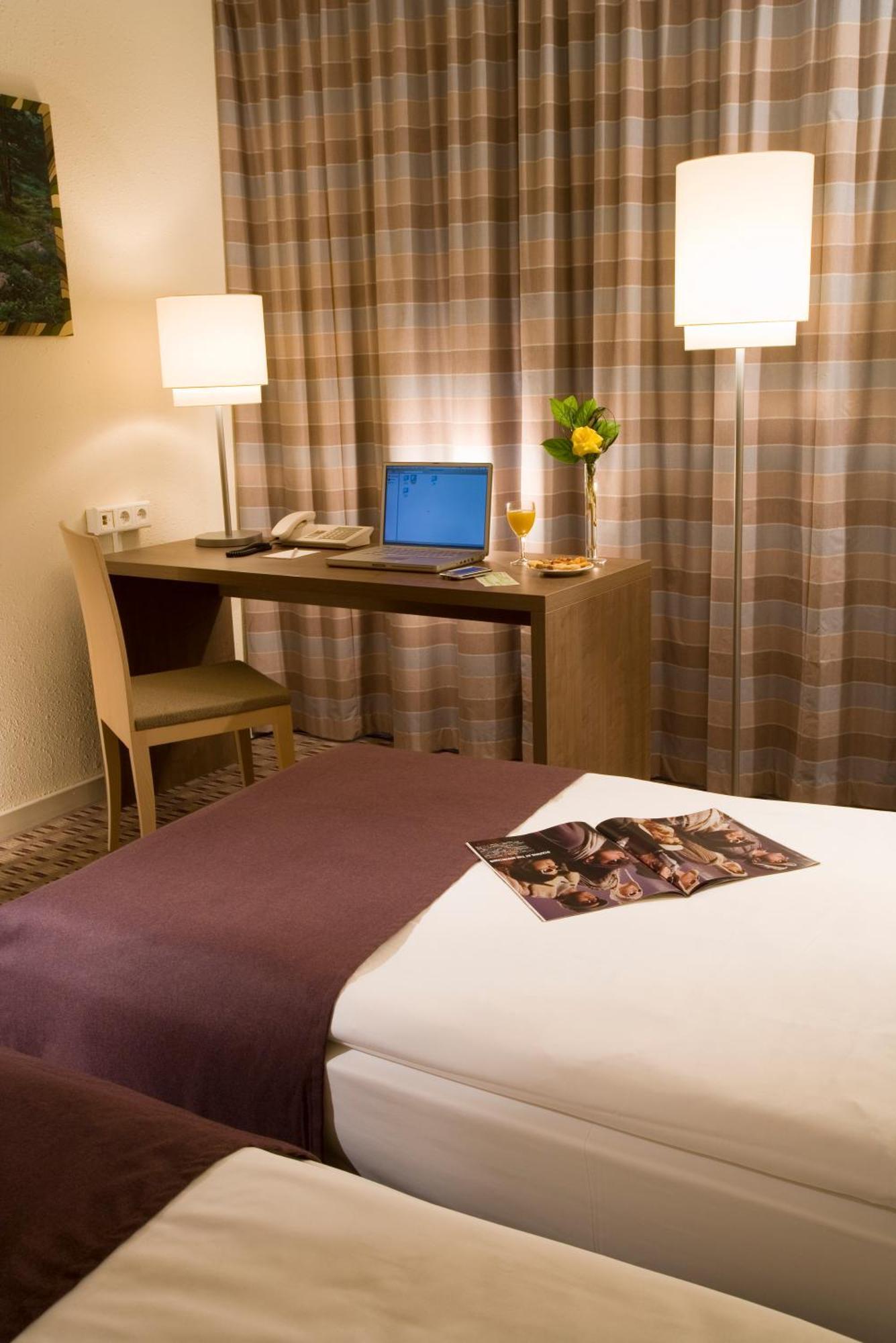 Standard Twin Room,1488033433:JPEG