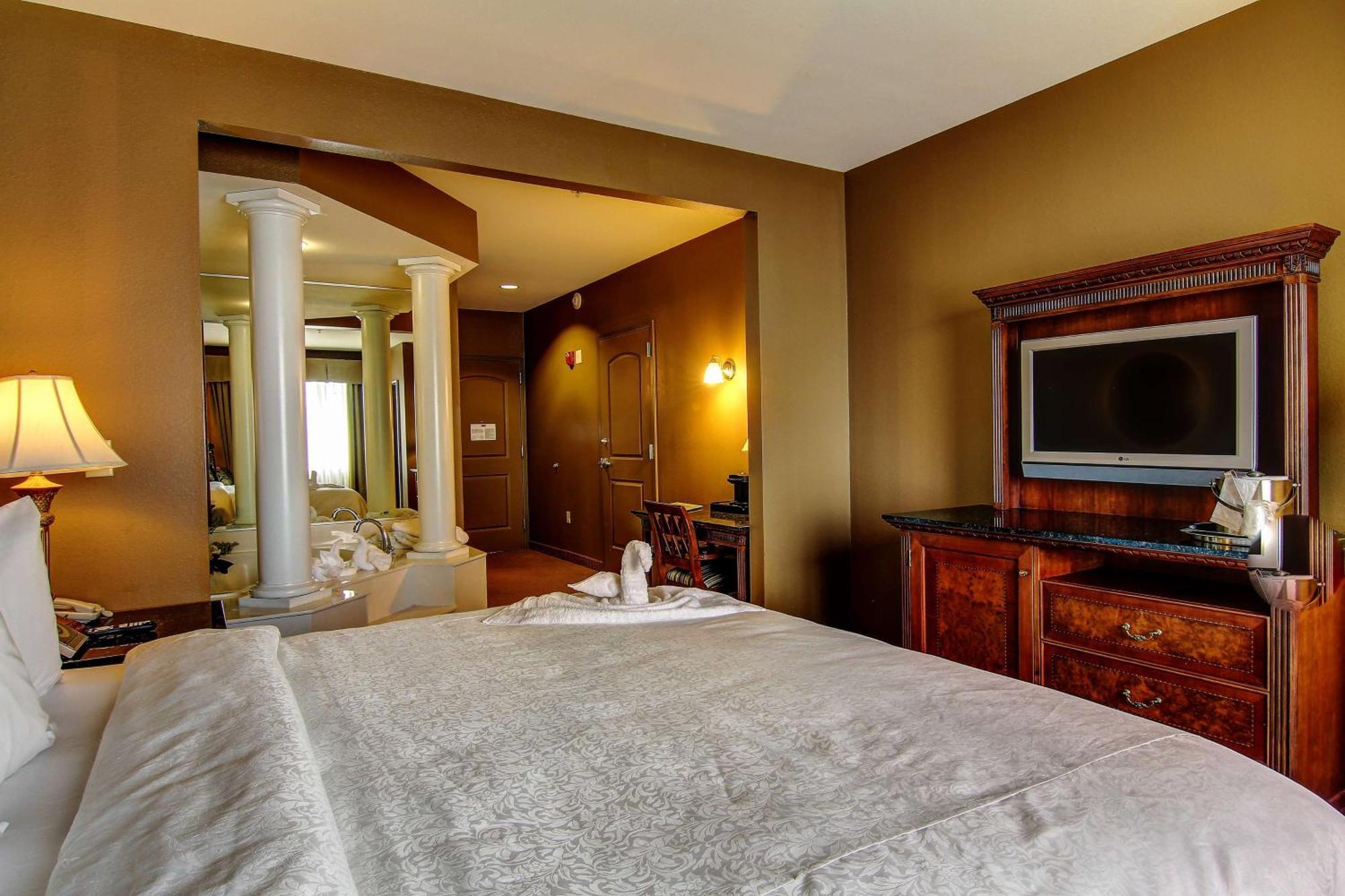 King Suite Spa Bath