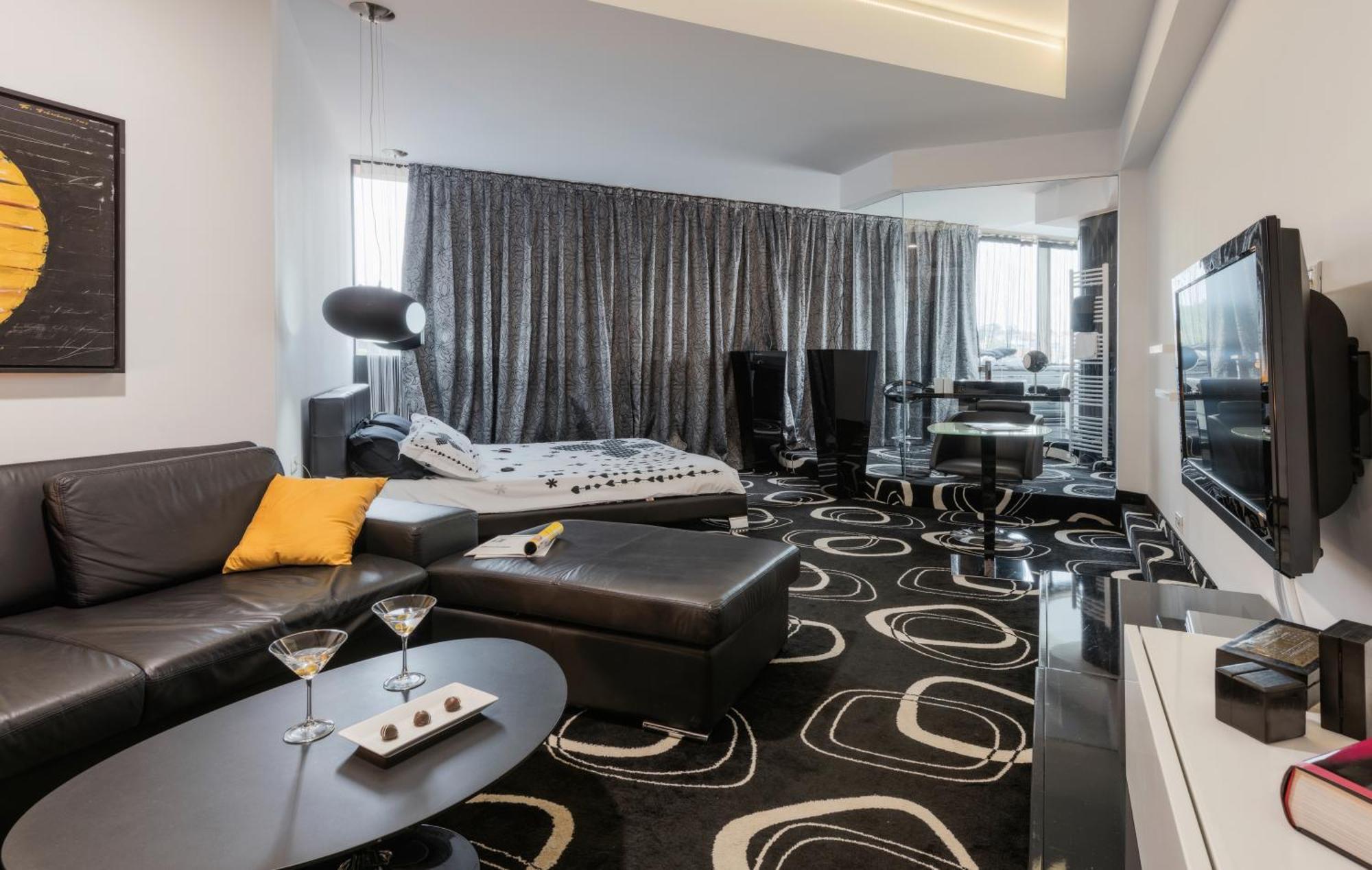 Apartment in Schwarz und Weiß