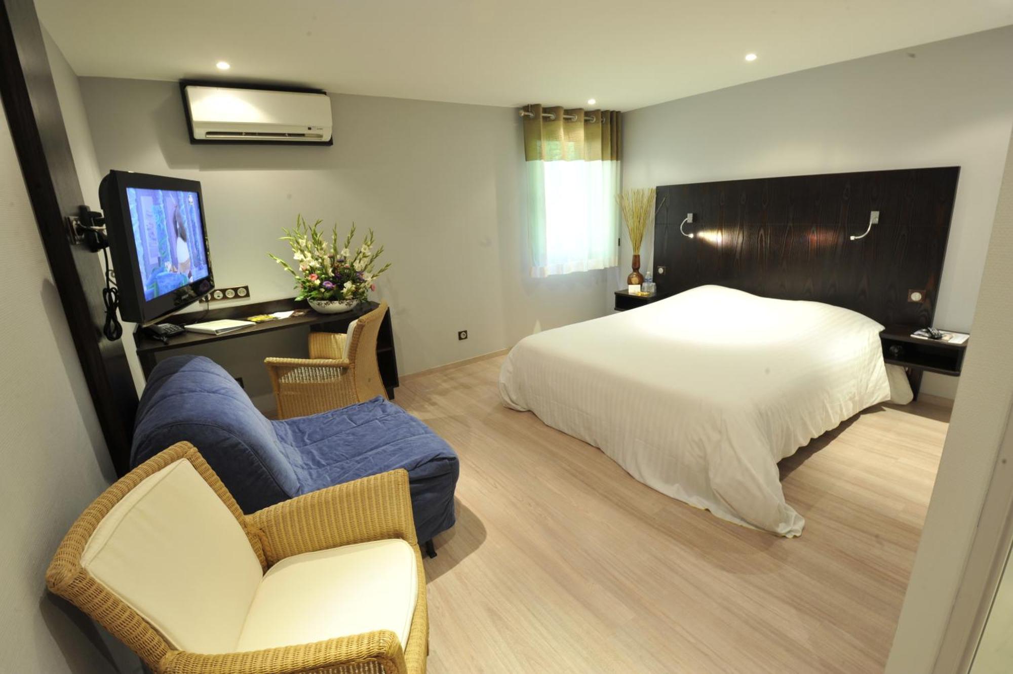 Triple Room,1096302231:JPEG