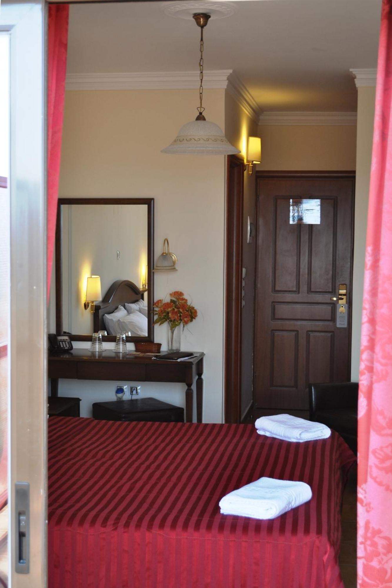 Standard Double or Twin Room,692727144:JPEG