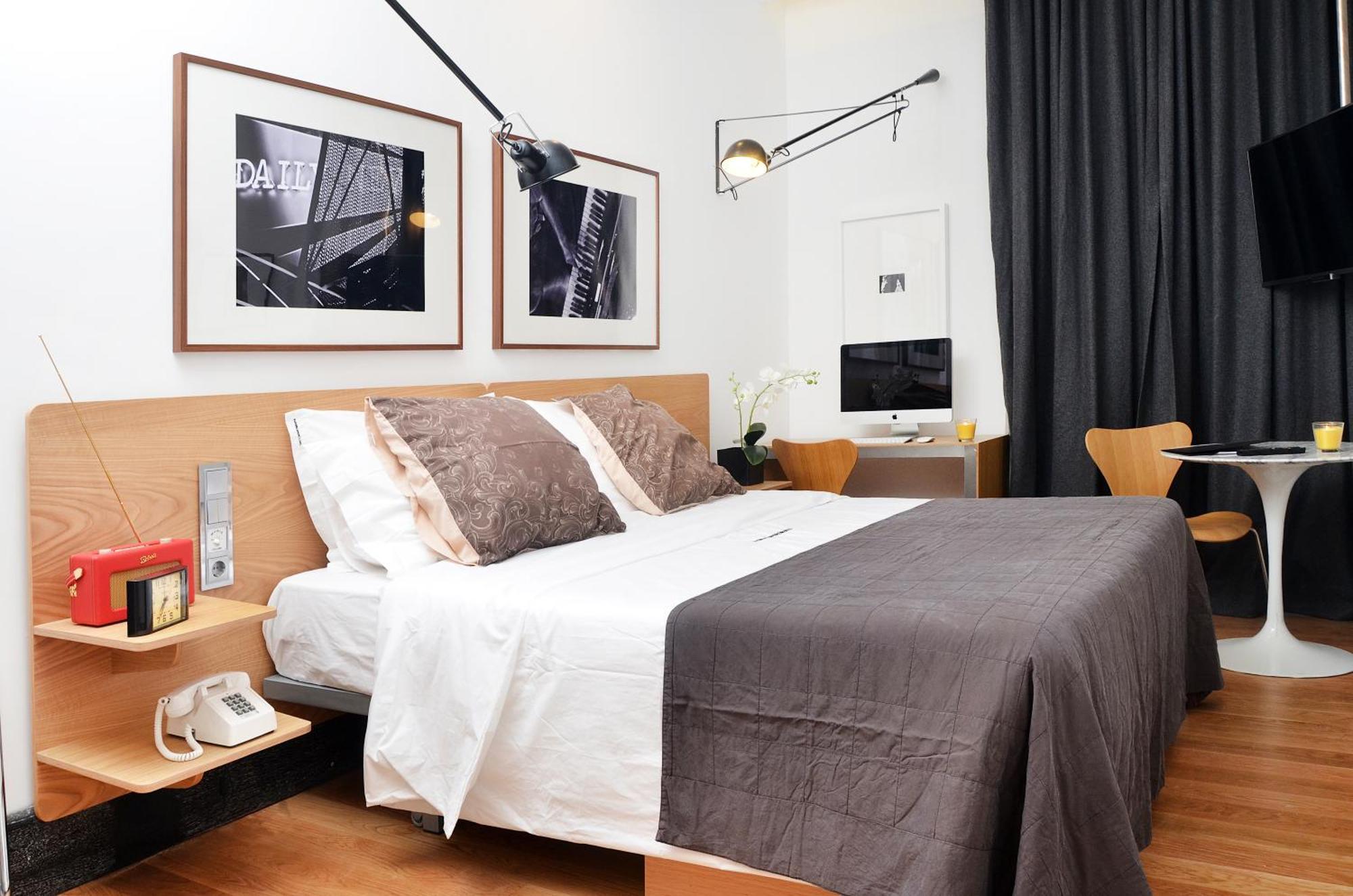 Small Room street view