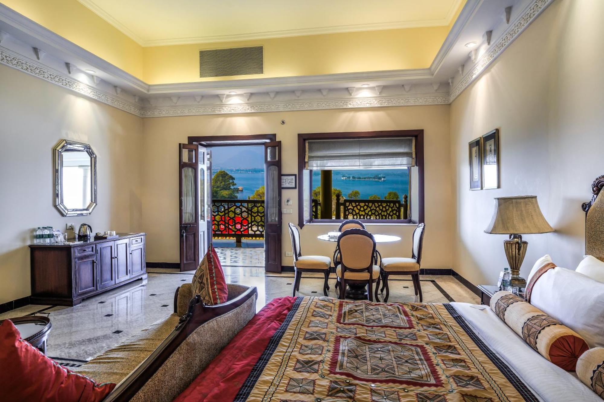 Maharani Suite - Free WiFi,693673776:JPEG