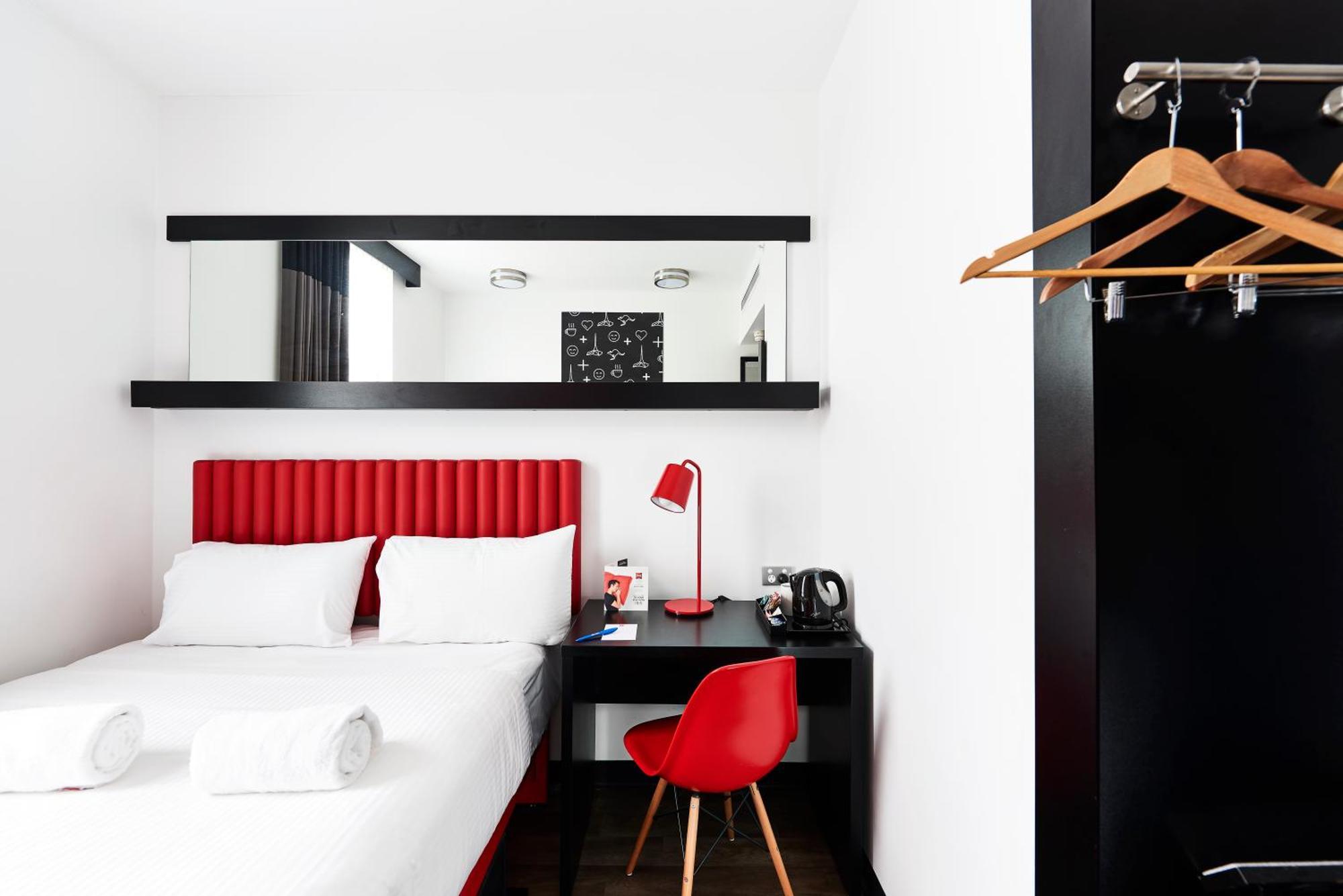 Standard Queen Room