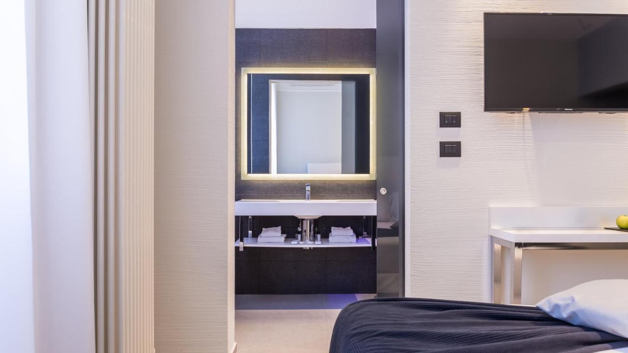 Double or Twin Room,695311980:JPEG