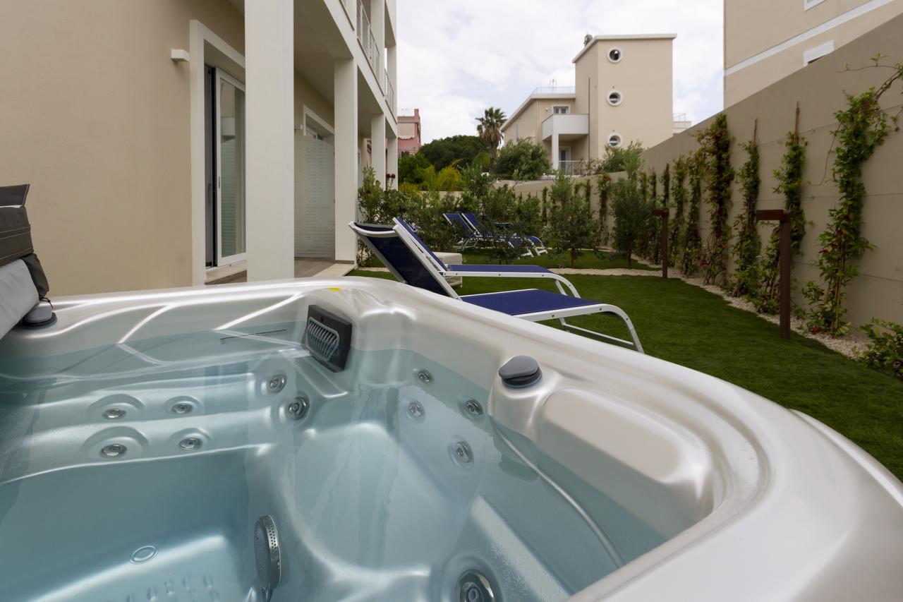 Junior Suite Hot Tub