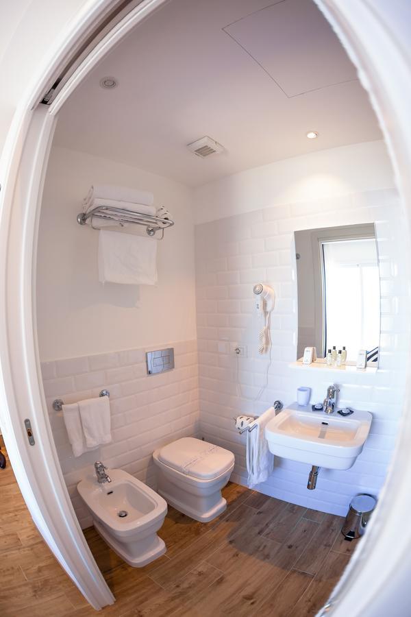Double or Twin Room Sea View