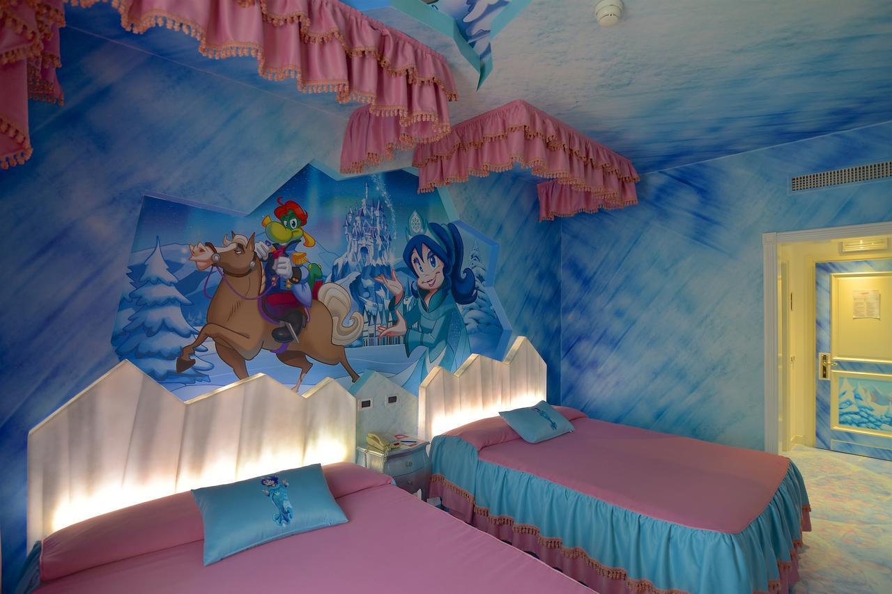 Roulette Themed Room B