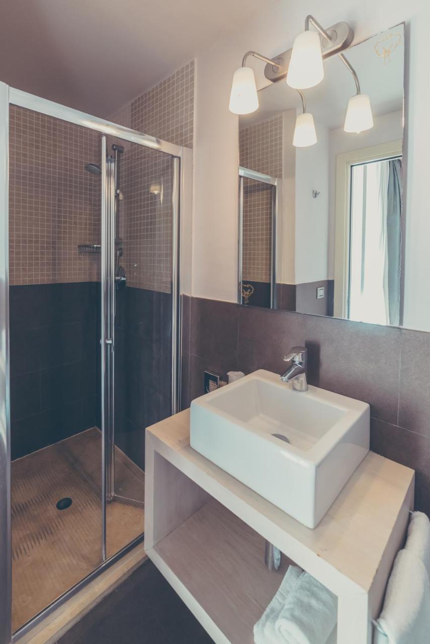 Family Room,702989398:JPEG