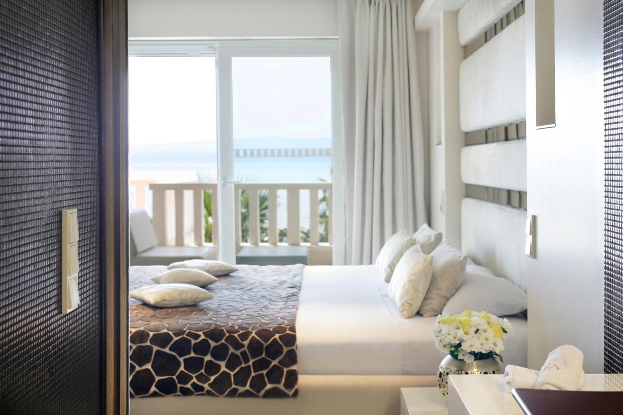 Deluxe Suite Sea View Terrace Jacuzzi