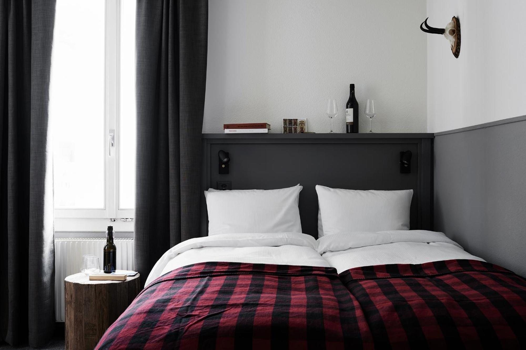 Mini Double Room,698776392:JPEG