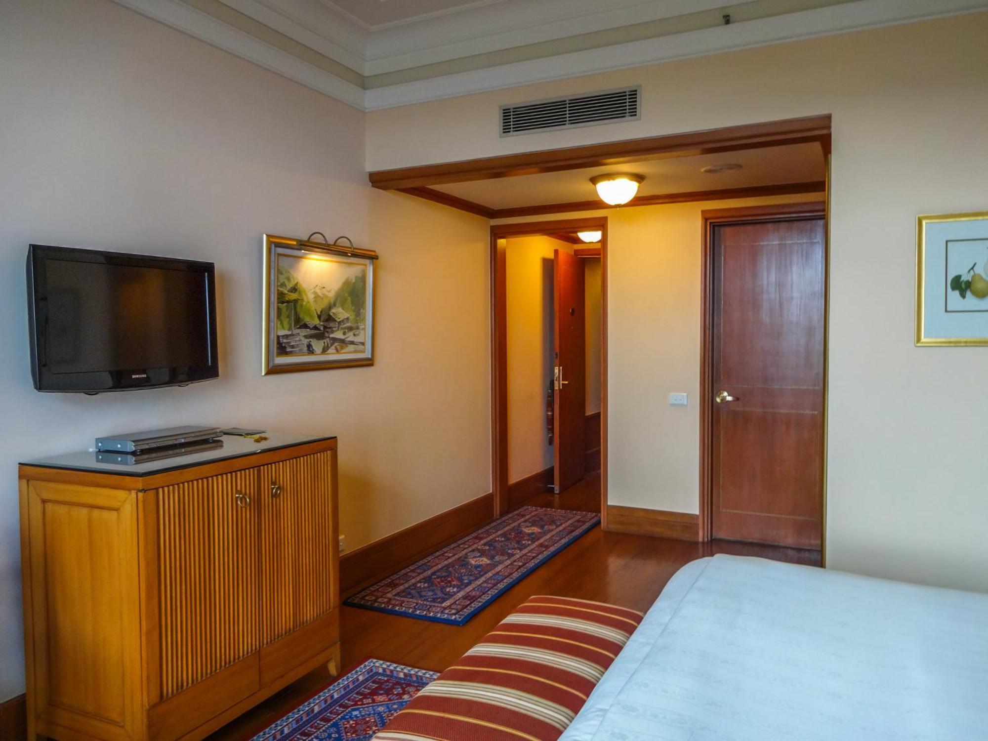 Deluxe Double Room with Garden View,698777709:JPEG