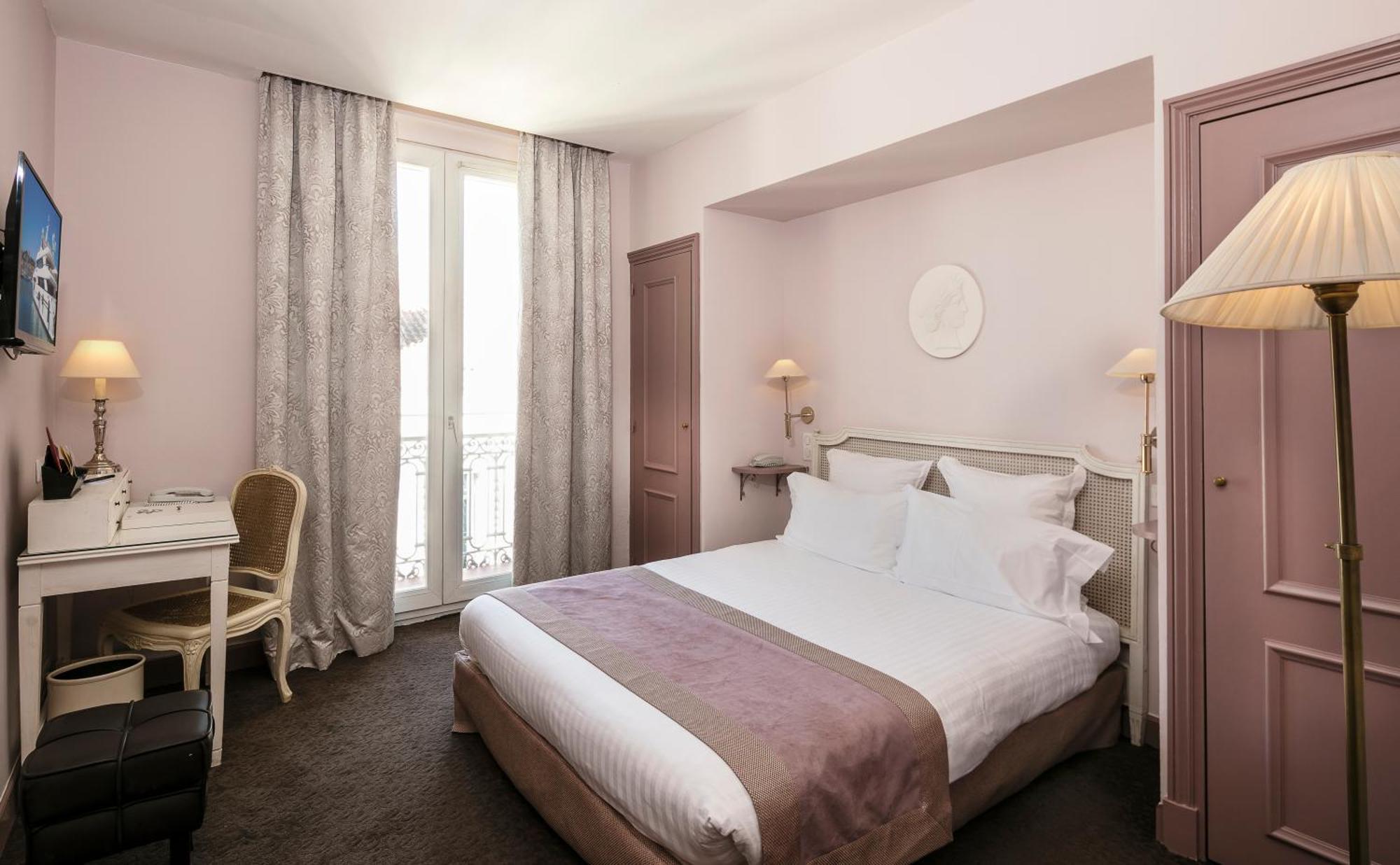 Superior Room  (Free Wine Tasting),699145707:JPEG