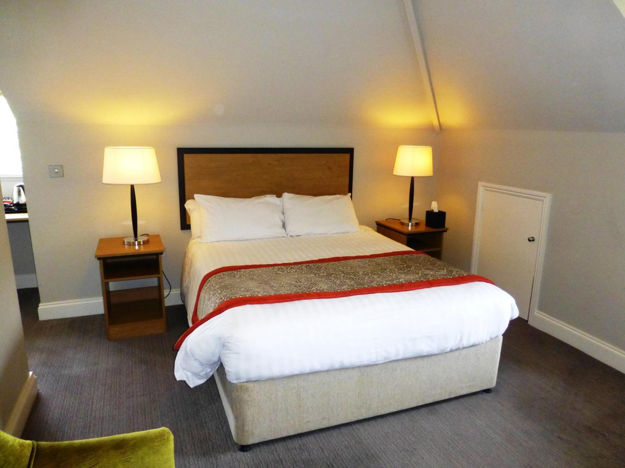 Family Room (2 Adults + 2 Children),1563260494:JPEG