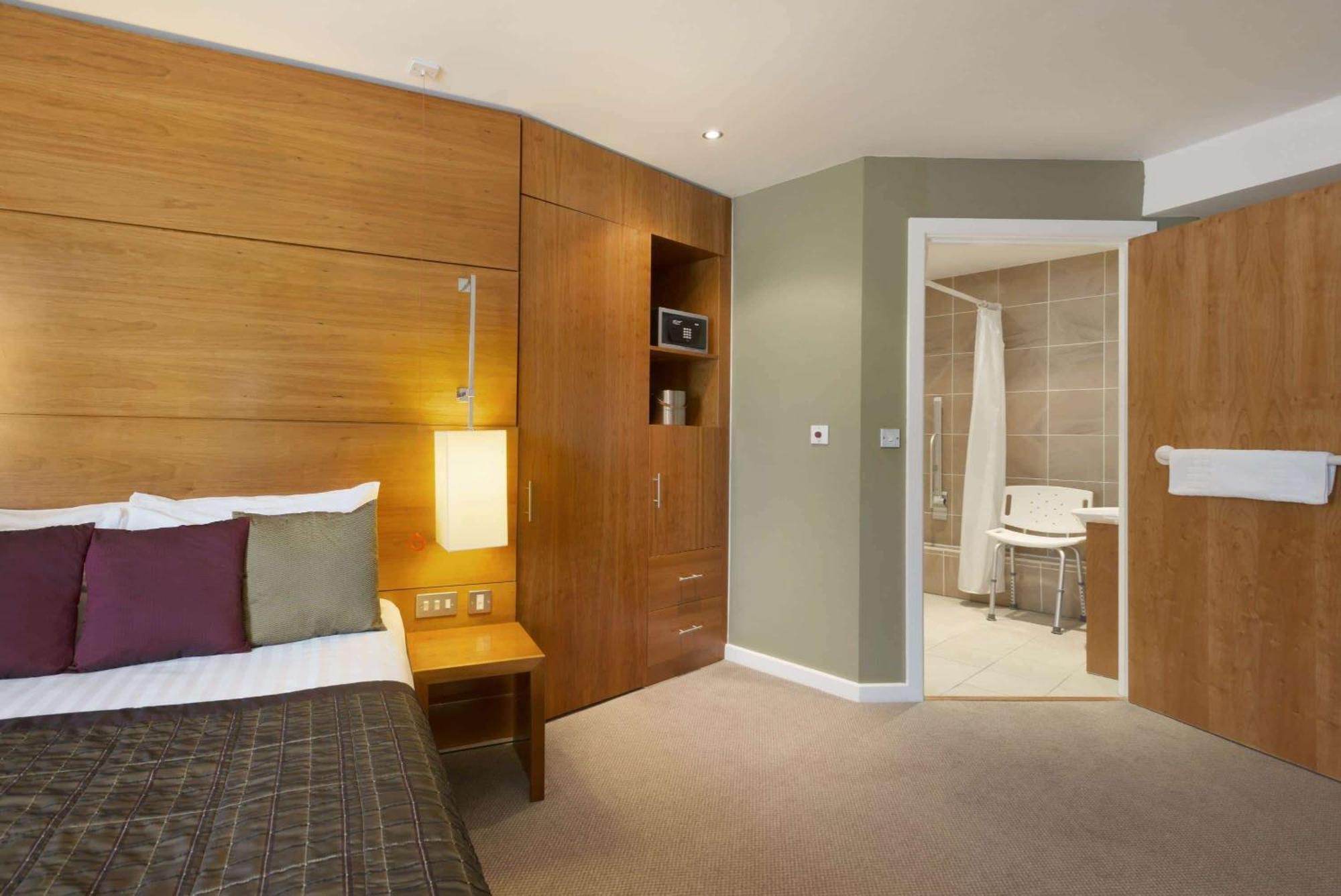 Double Accessible Room Non-Smoking