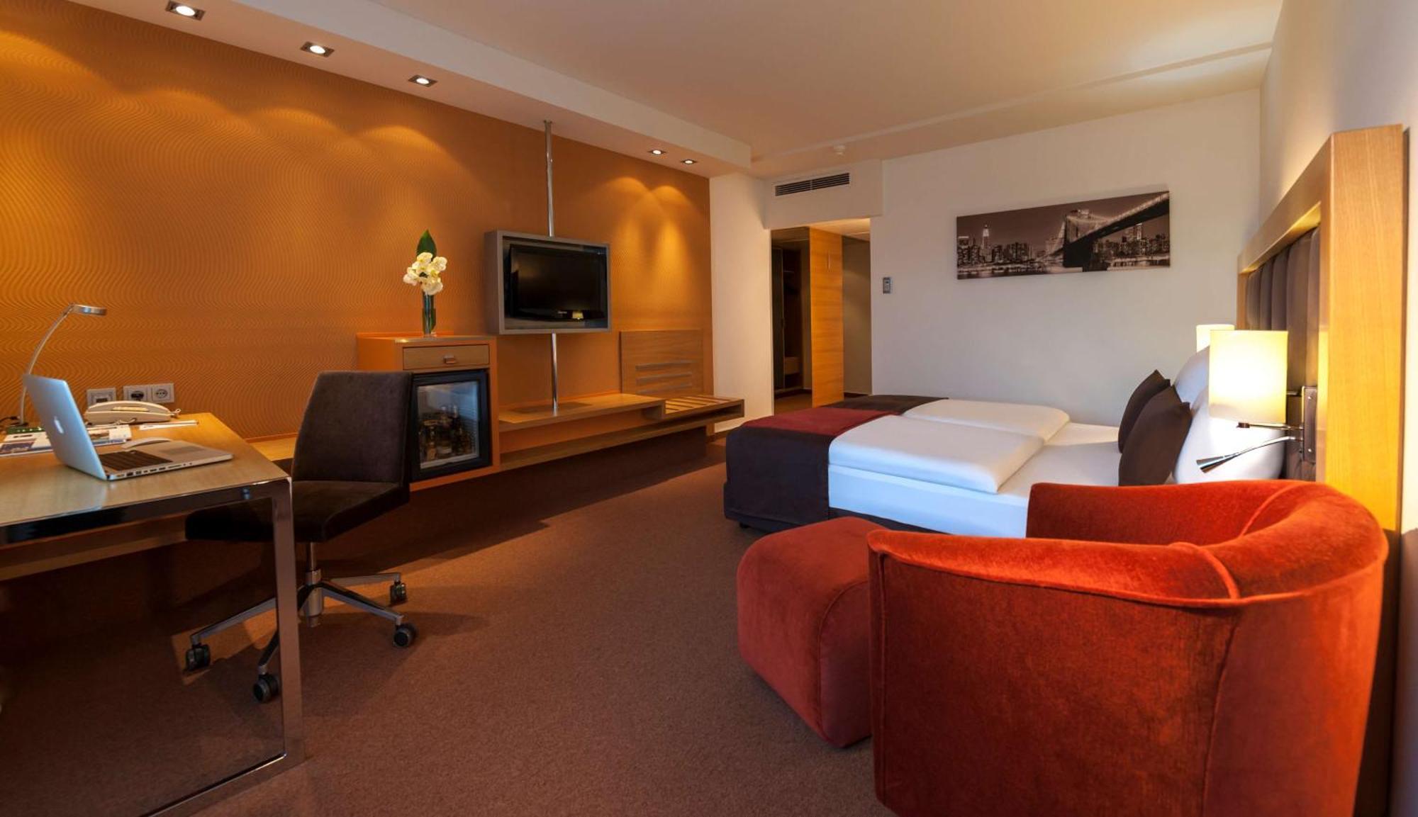 Standard Single Room,699695488:JPEG