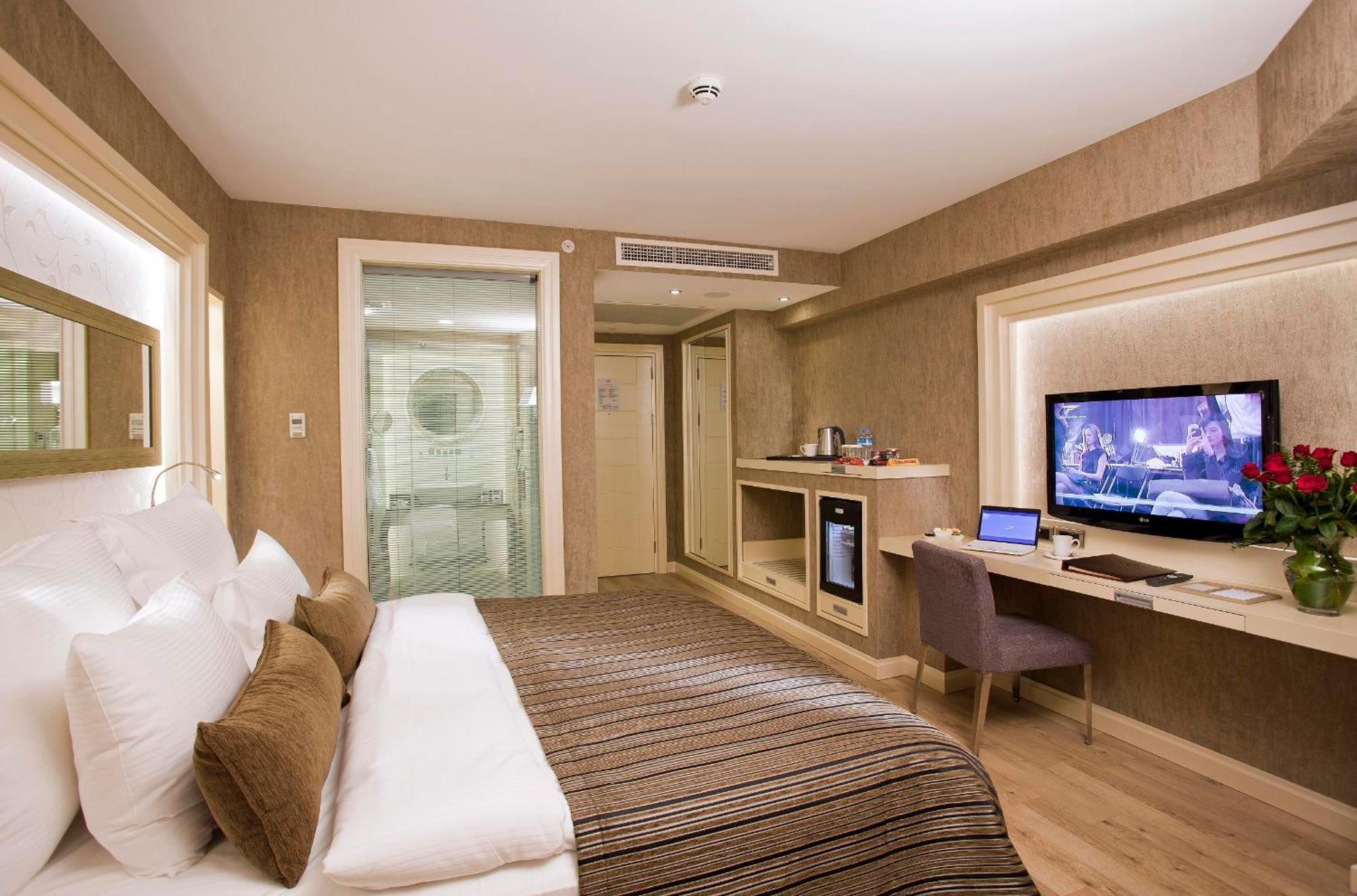 Deluxe King Room,1685068661:JPEG