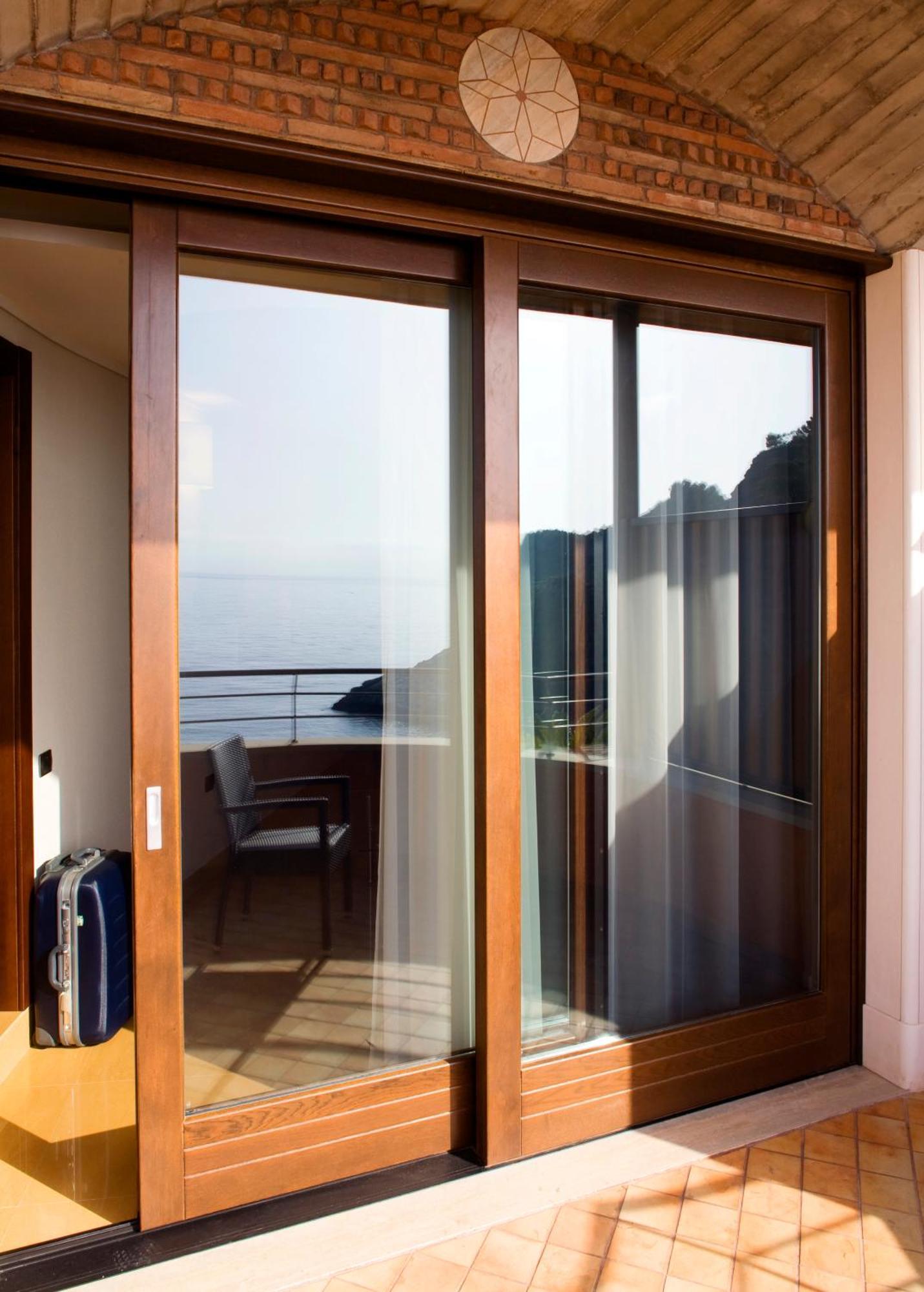 Double or Twin Room Sea View